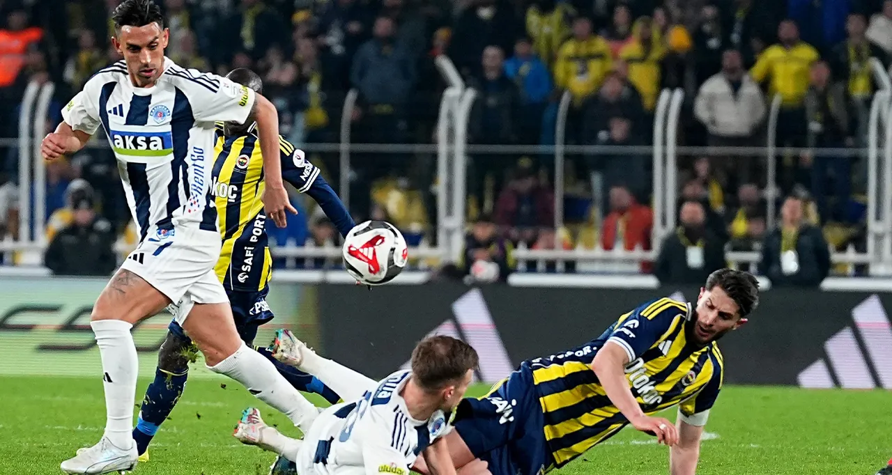 Süper Lig 23'üncü hafta kapanış maçında Fenerbahçe, sahasında Kasımpaşa ile 1-1 berabere kalmıştı.
