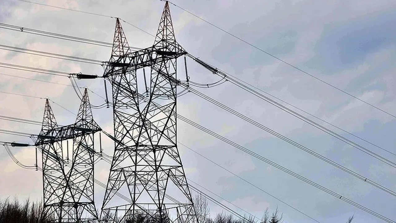 Günlük 20 saat kesinti: Küba'nın yüzde 68'i elektriksiz kaldı