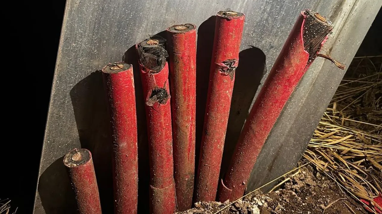 Hırsızlık için vinç bile çağırmışlar! Zarar 1 milyon lira