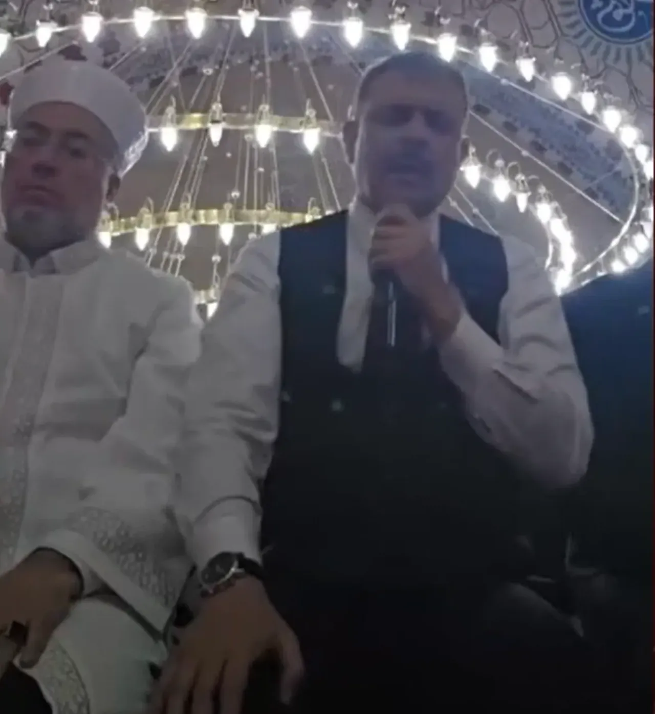 İçişleri Bakanı Mustafa Çiftçi, camide Kuran-ı Kerim okudu