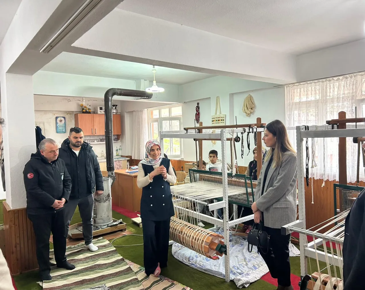 İlmek ilmek emek, ilmek ilmek kazanç: Geleneksel kilim dokumacılığı Türkelide yaşatılıyor