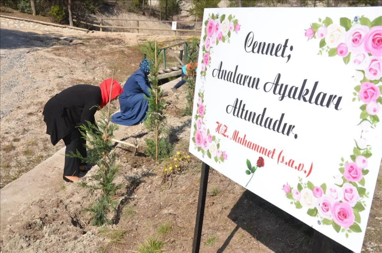 Kadınlar Günü mesajları! Anneye, eşe, kız kardeşe gönderilebilecek Kadınlar Günü mesajı örnekleri
