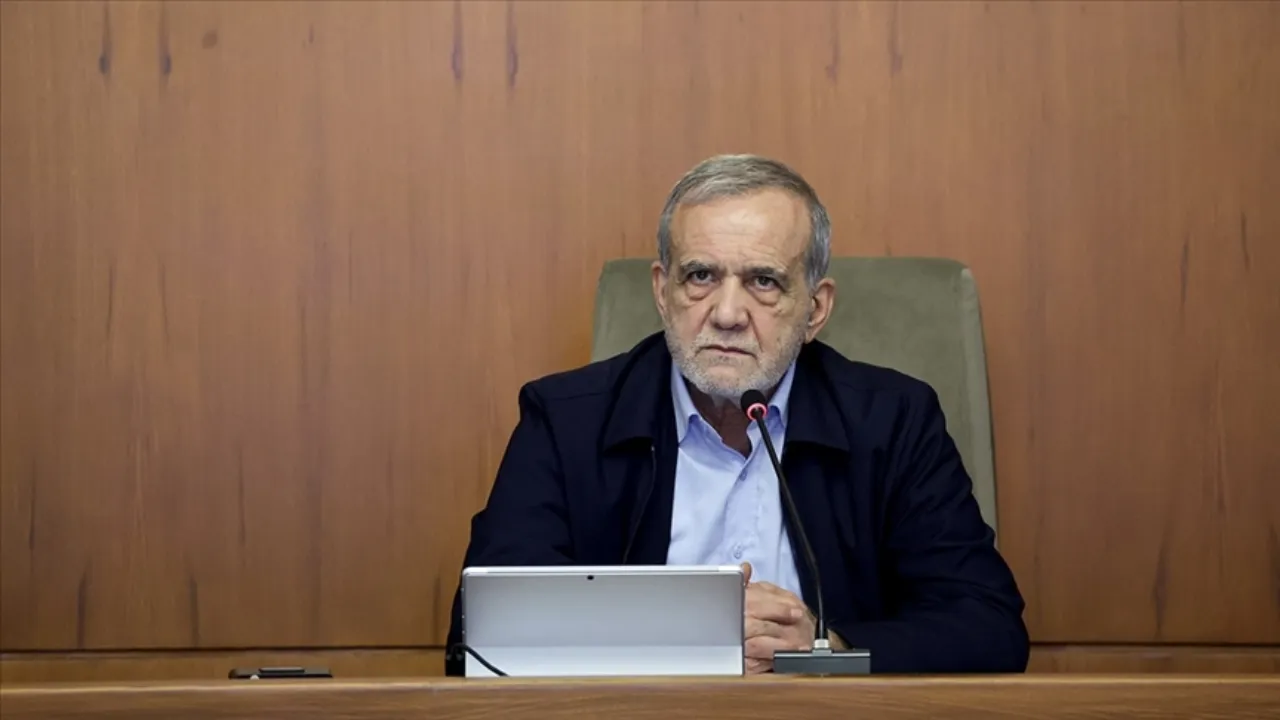 Saldırıların 8. gününde Pezeşkiyan’dan tarihi itiraf: Kameralar karşısında özür diledi!