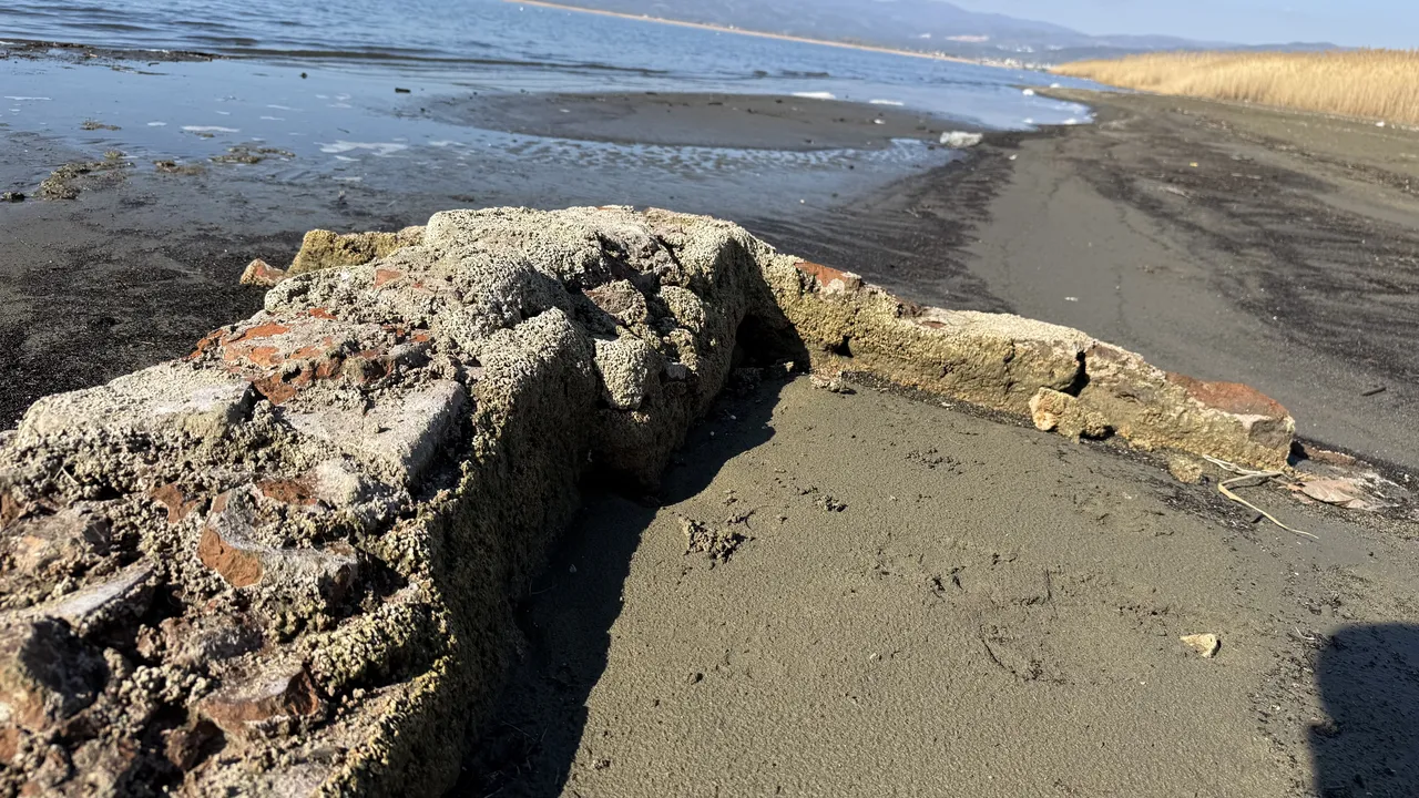Sular çekildi, tarih belirdi: İznik Gölü’nde antik yapı görüntülendi