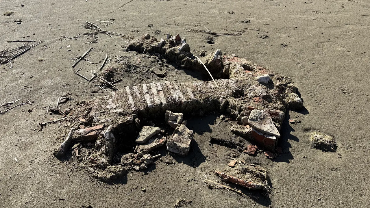 Sular çekildi, tarih belirdi: İznik Gölü’nde antik yapı görüntülendi