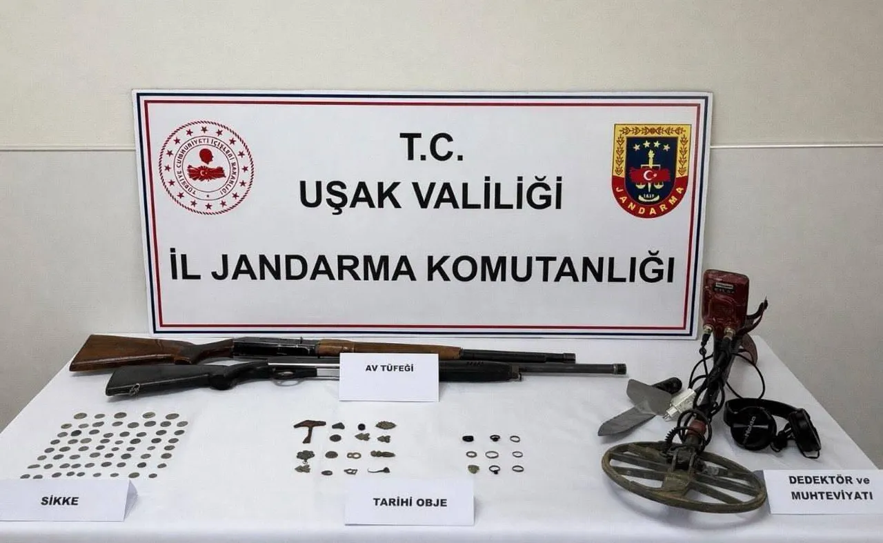 Uşak'ta jandarmadan nokta operasyon: Roma dönemine ait parçalar ele geçirildi