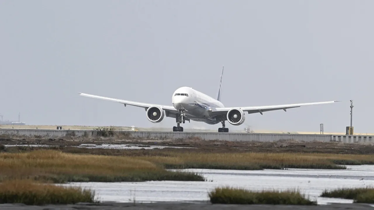 ABD'de havaalanında panik! 2 bin kişi tahliye edildi