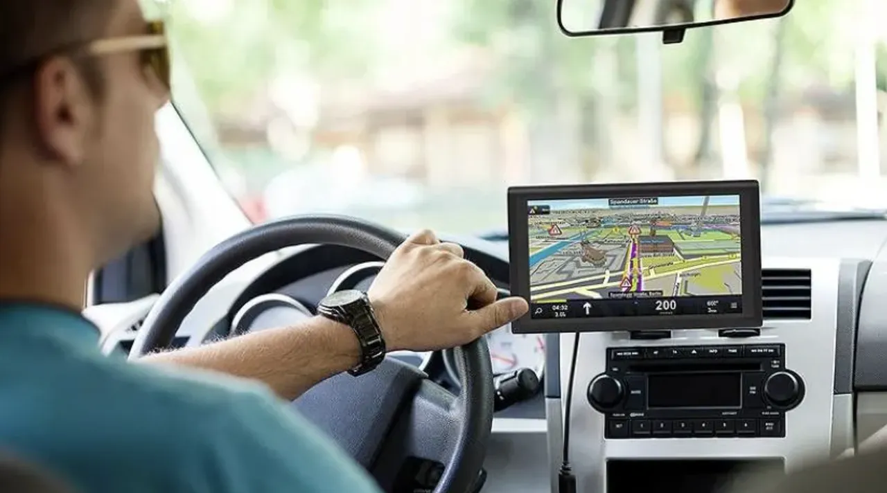 Arabada multimedya yasak mı, ses sistemi cezası ertelendi mi? CarPlay ve Android Auto için son durum!