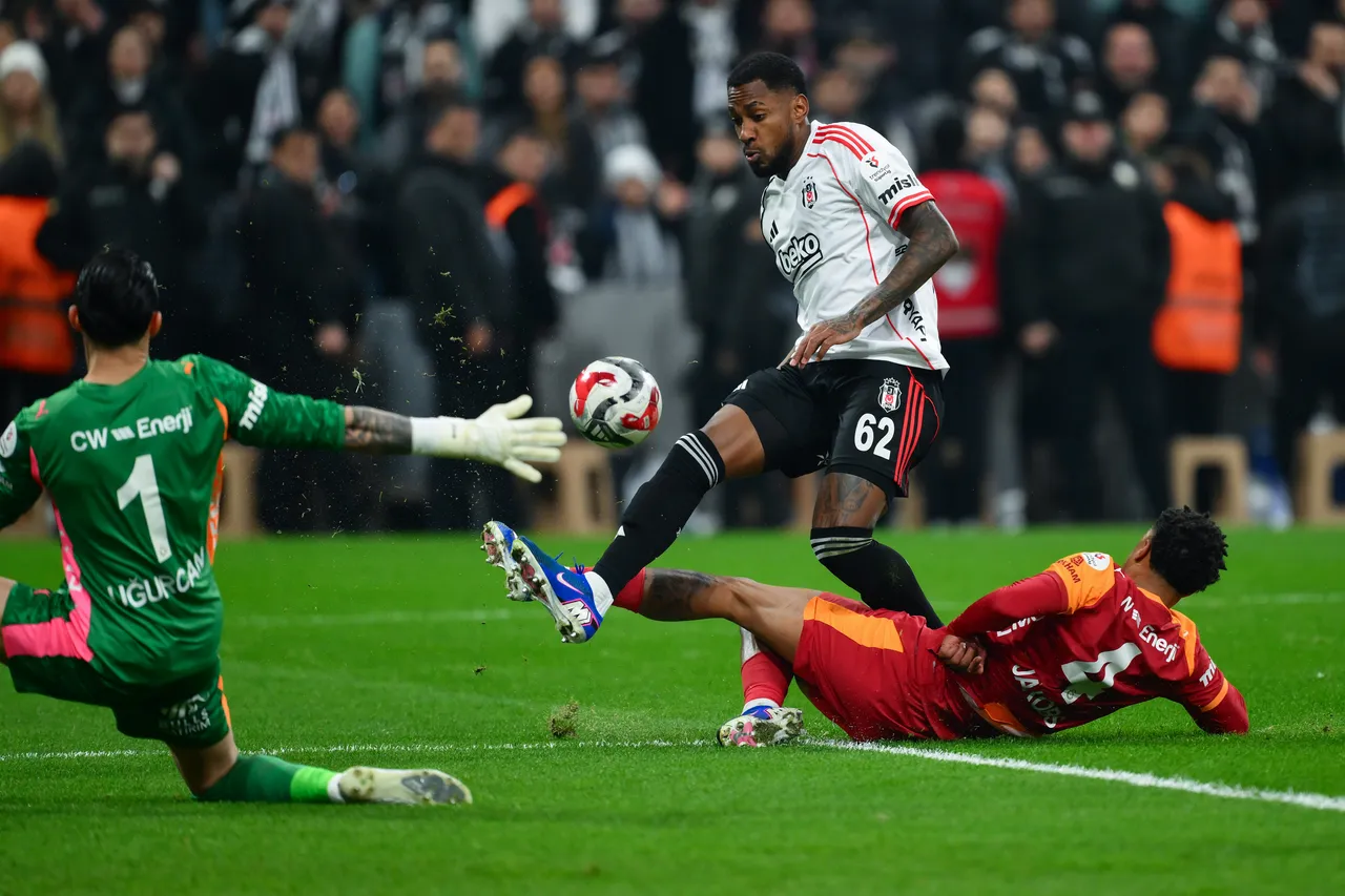 Beşiktaş-Galatasaray derbisi yurtdışında manşet: Utanç verici