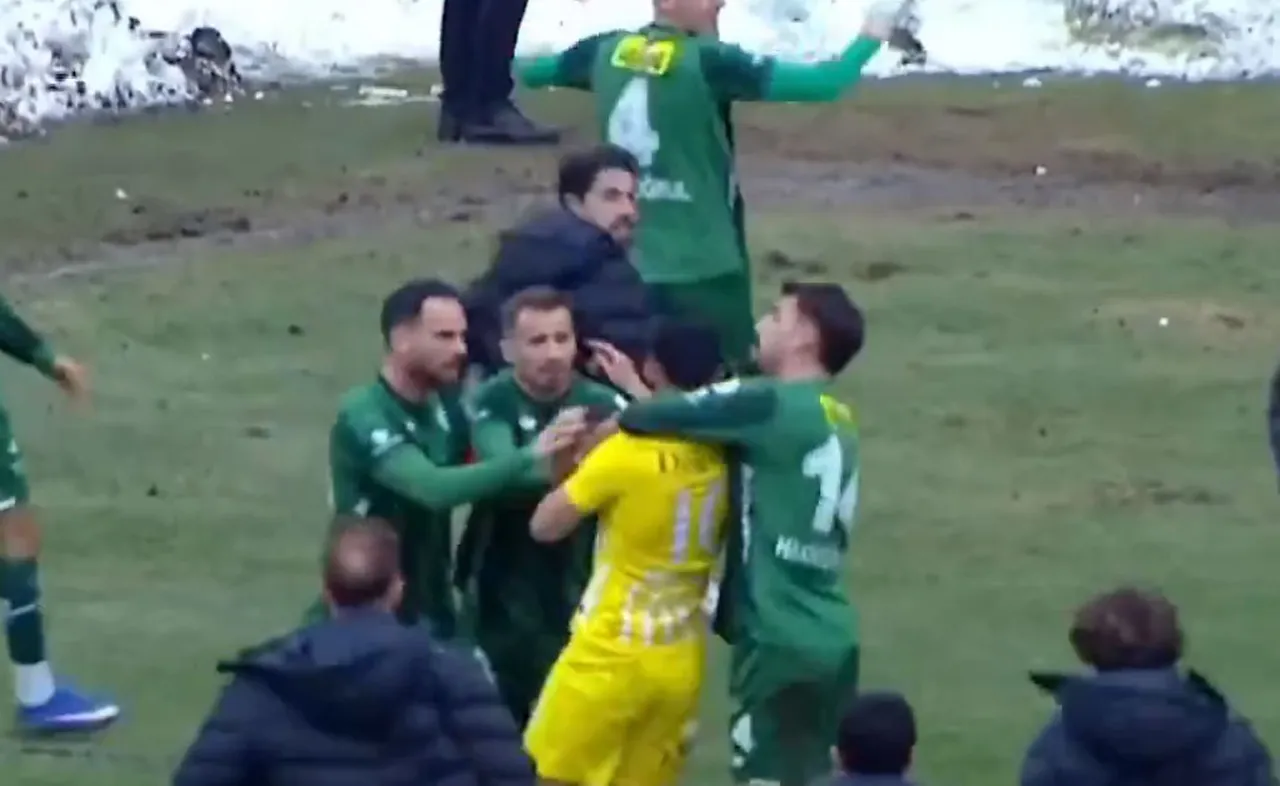 Bursaspor'a çirkin saldırı: Muş'ta olay çıktı, başkan isyan etti