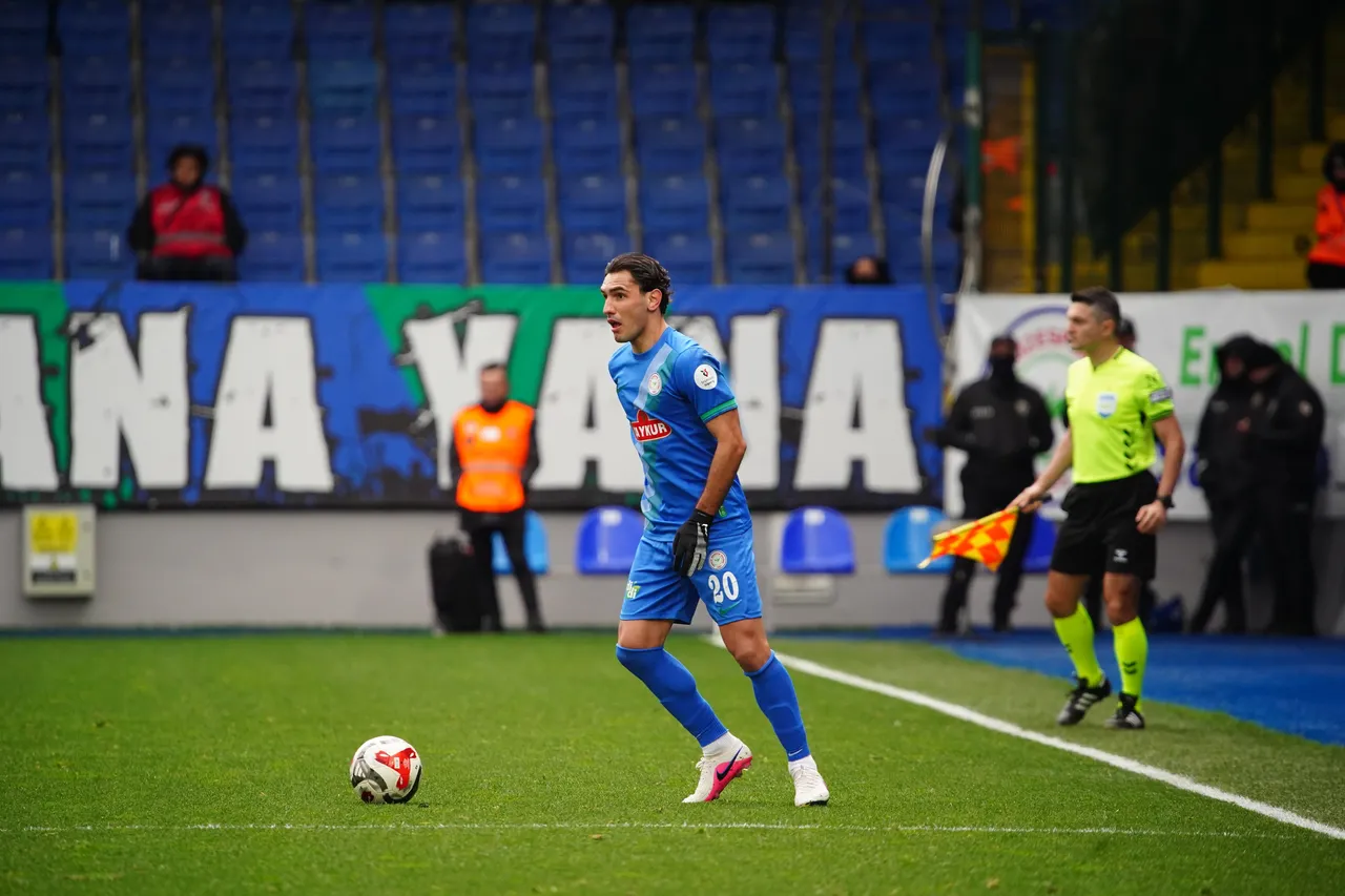 Çaykur Rizespor, evinde Antalyaspor'u 1-0'lık skorla mağlup etti