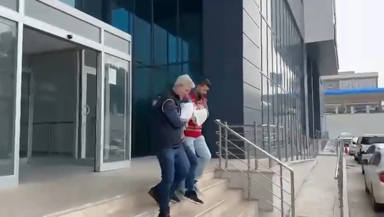 Dolandırıcılardan bir FETÖ yalanı daha! Çanta dolusu altınla yakalandı