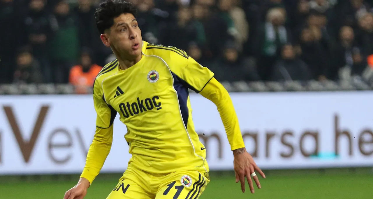 Fenerbahçe'nin yaz transfer  döneminde Premier Lig ekiplerinden West Ham United'dan opsiyonlu kiralık olarak kadrosuna kattığı Edson Alvarez