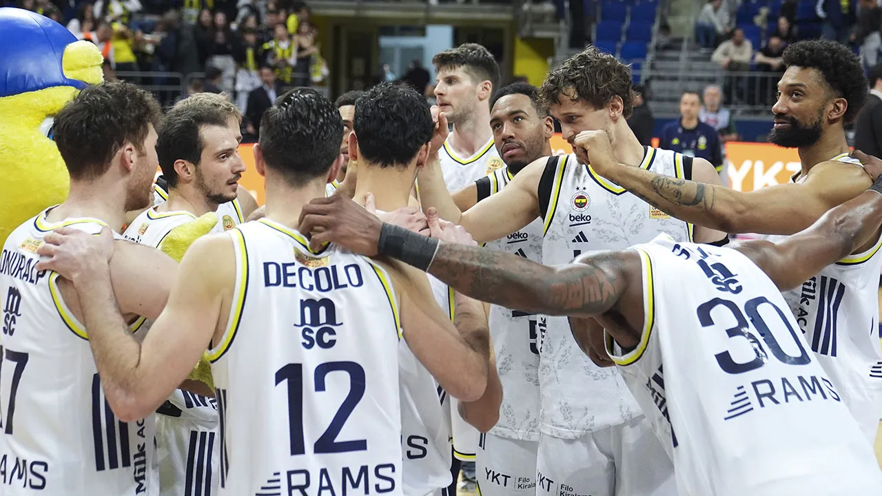 Fenerbahçe rahat kazandı, zirveyi bırakmadı