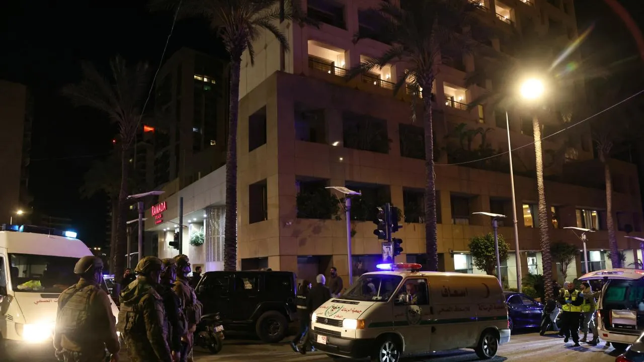 İsrail, Lübnan'da otel bombaladı! Ölü ve yaralılar var