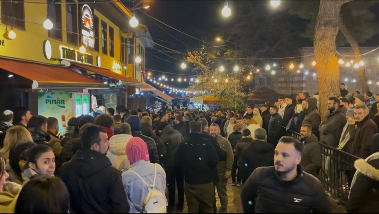 İstanbul'dan bile çıkıp giden var! Sahur vakti kuyruk uzadı, herkes bu lezzeti konuşuyor