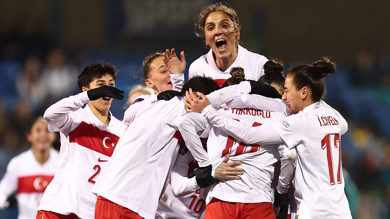 Milliler, Kuzey İrlanda'yı devirip 2'de 2 yaptı!