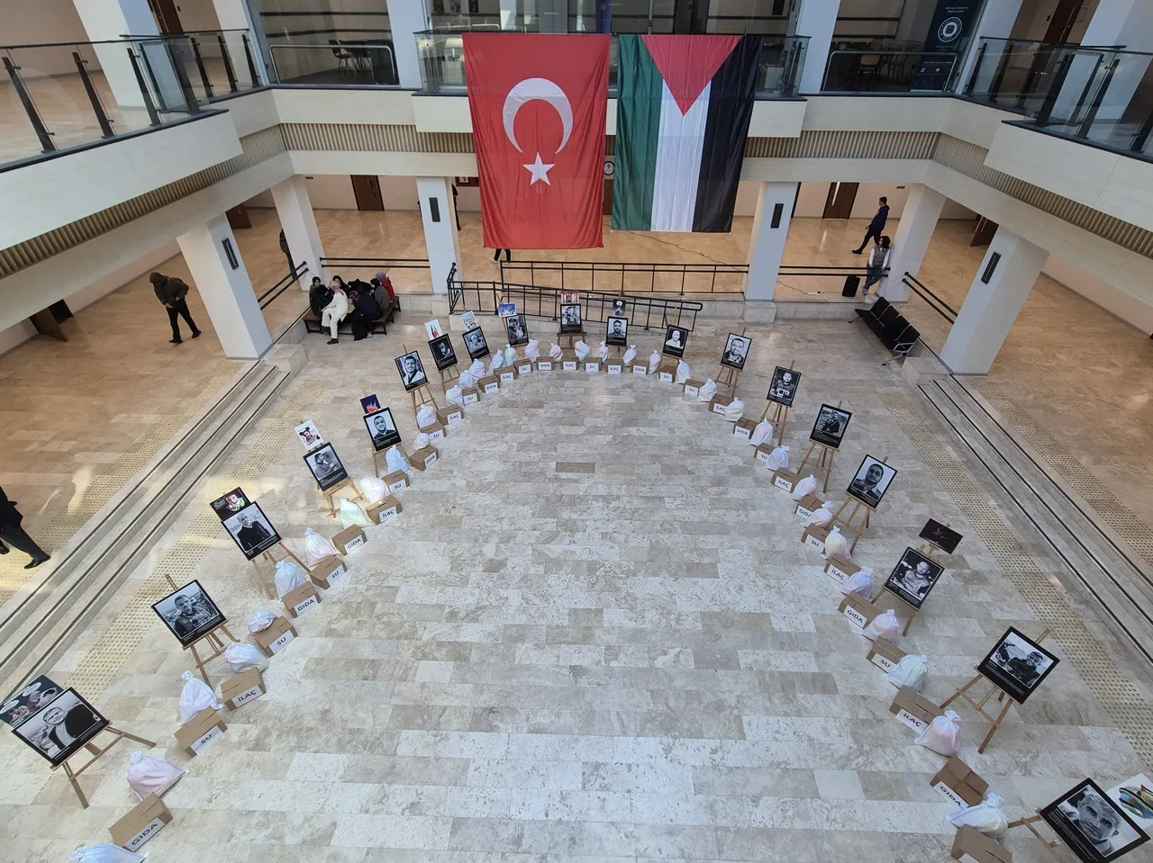 O gazetecileri unutturmadılar! Marmara Üniversitesi’nde dikkat çeken Gazze sergisi