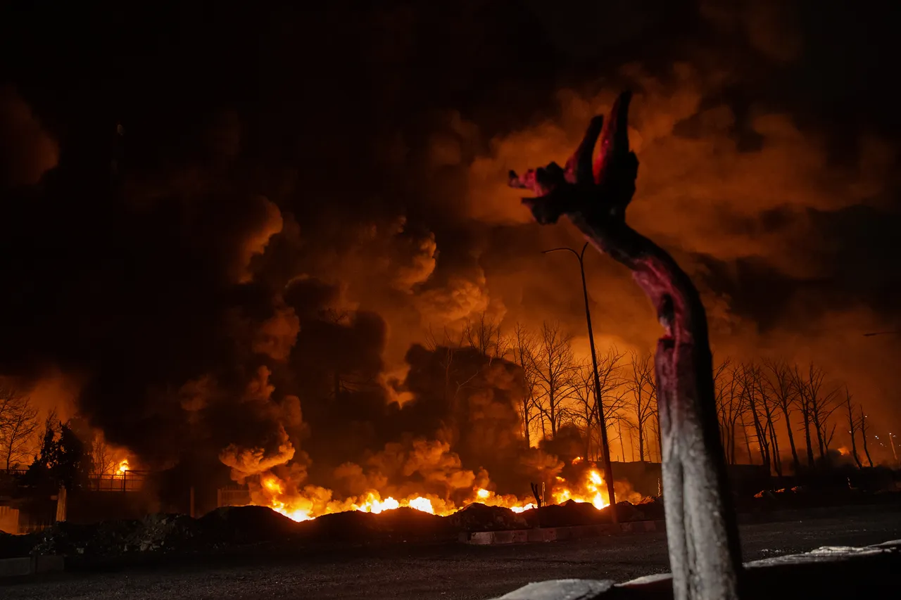 Tahran’da korkutan görüntüler! Vurulan petrol deposunda yangın hâlâ sürüyor