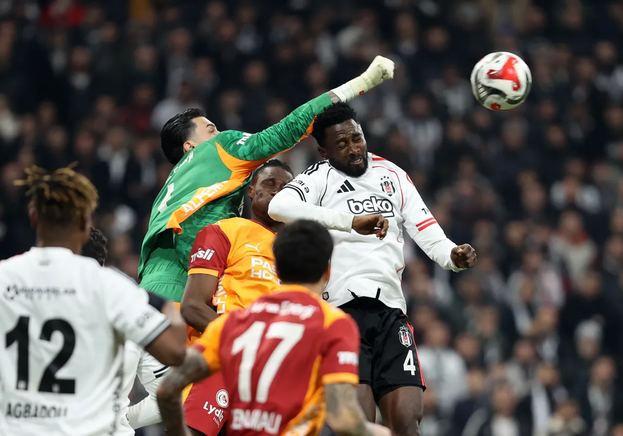 Usta kalemler, dev derbiyi yorumladı: Hakemin Osimheni atacak gücü yok