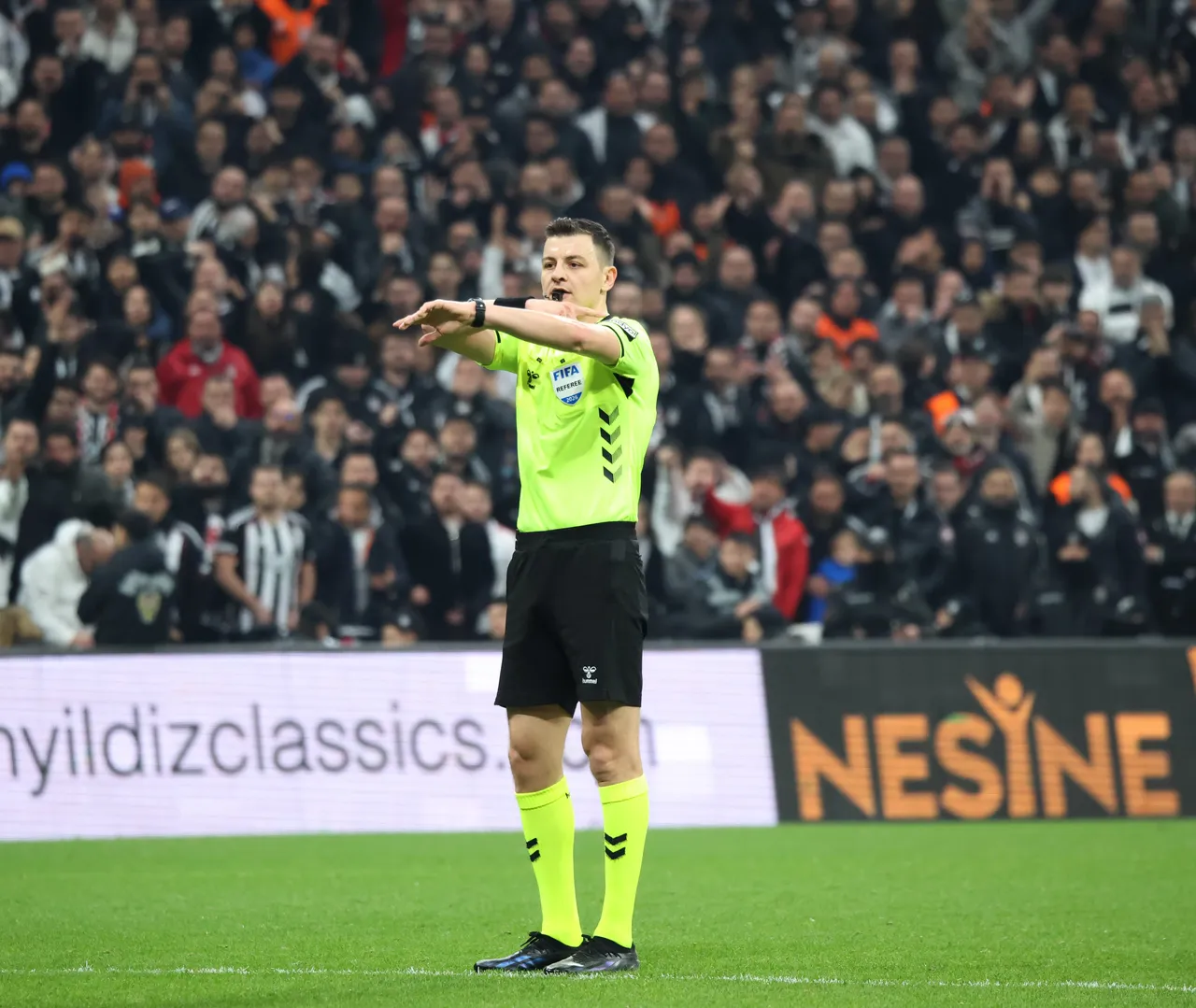 Usta kalemler, dev derbiyi yorumladı: Hakemin Osimheni atacak gücü yok