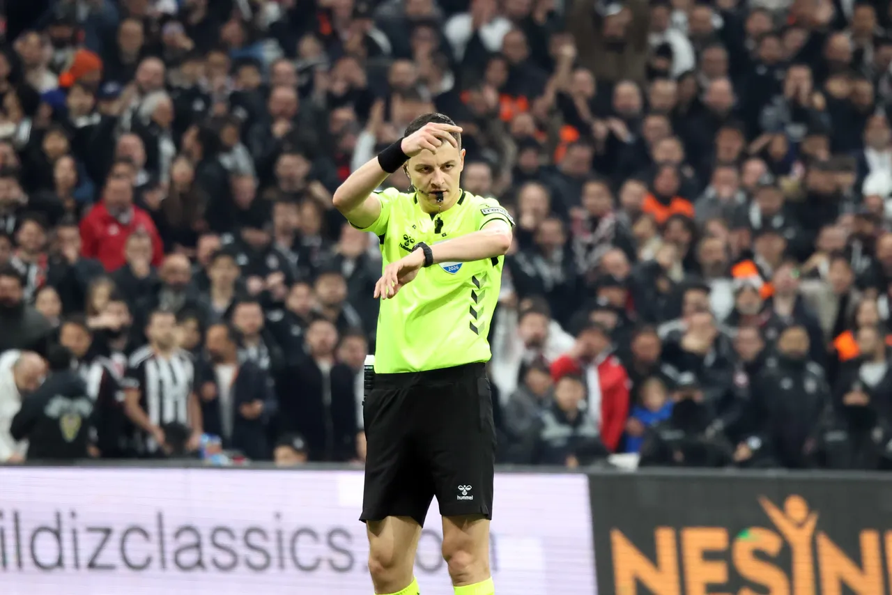 Usta kalemler, dev derbiyi yorumladı: Hakemin Osimheni atacak gücü yok