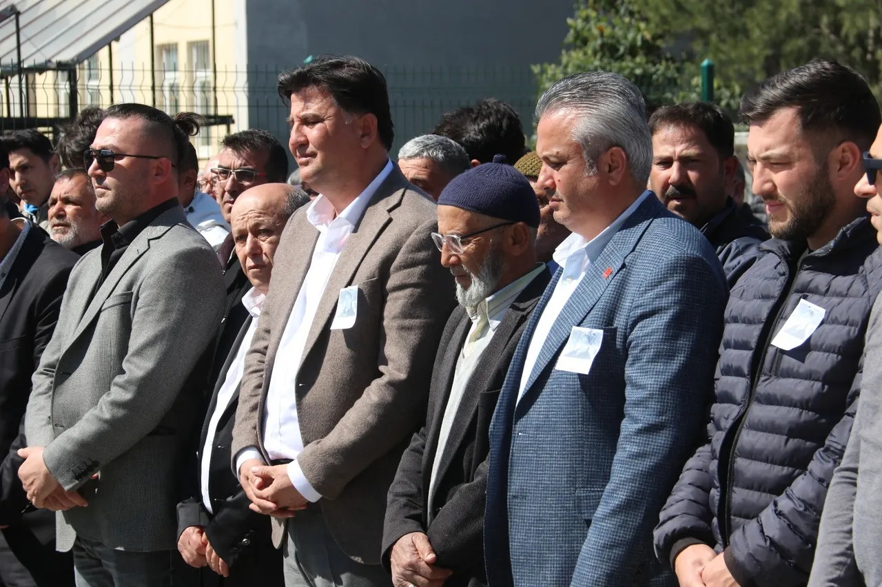 8 Mart’ta katledilmişti! Sermin’in cenazesinde dikkat çeken detay