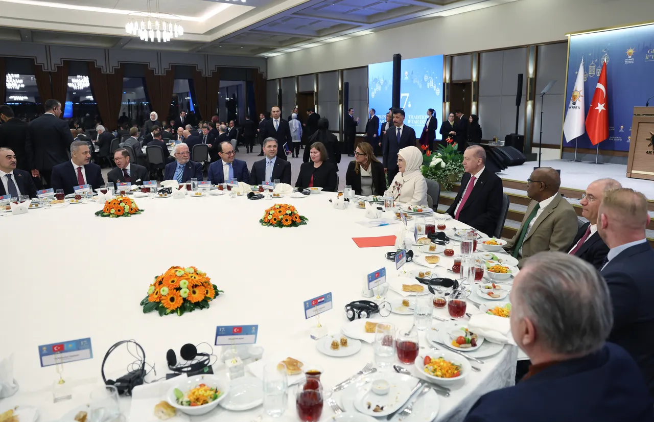 Cumhurbaşkanı ve AK Parti Genel Başkanı Recep Tayyip Erdoğan, eşi Emine Erdoğan ile birlikte AK Parti Kongre Merkezi'nde düzenlenen 17. Geleneksel Büyükelçiler İftar Programı'na katıldı.