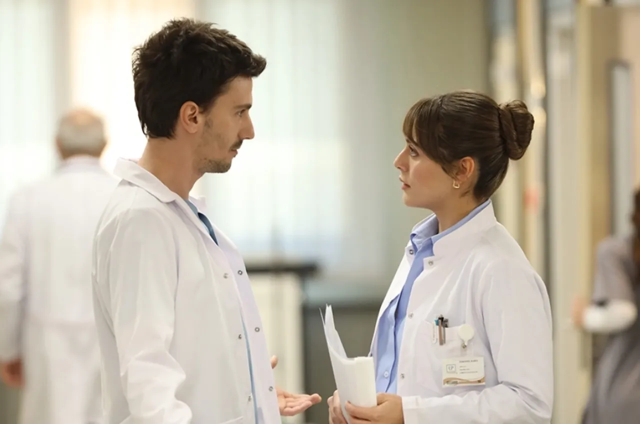 Doktor Başka Hayatta dizisi oyuncuları kimler? (Kadro ve karakterler)