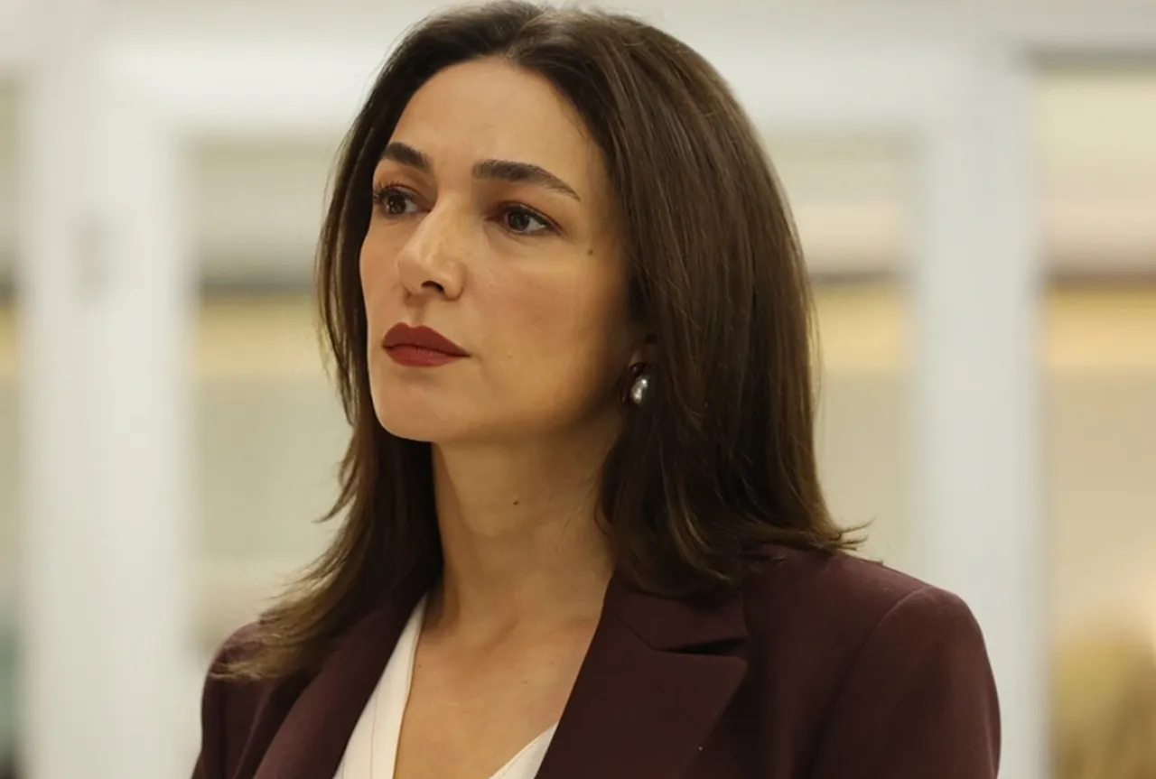 Doktor Başka Hayatta dizisi oyuncuları kimler? (Kadro ve karakterler)