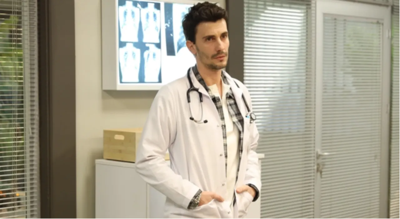 Doktor Başka Hayatta dizisinin Toprak'ı Bertan Asllani kimdir, aslen nereli? Oynadığı diziler ve kariyeri