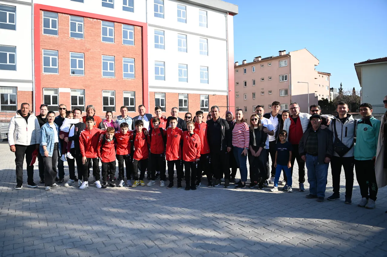 Katarda mahsur kalan Türk kafilesi yurda döndü