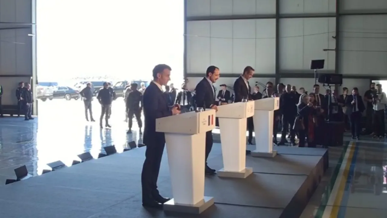  Mavi Vatan'da 'Nükleer şemsiye tiyatrosu'! Macron, Rumların gönüllü savunuculuğuna soyundu