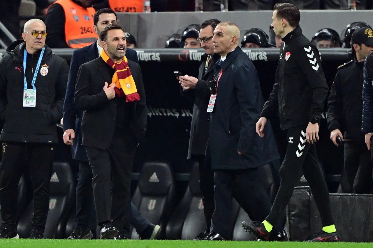 Okan Buruk (Soldan ikinci)