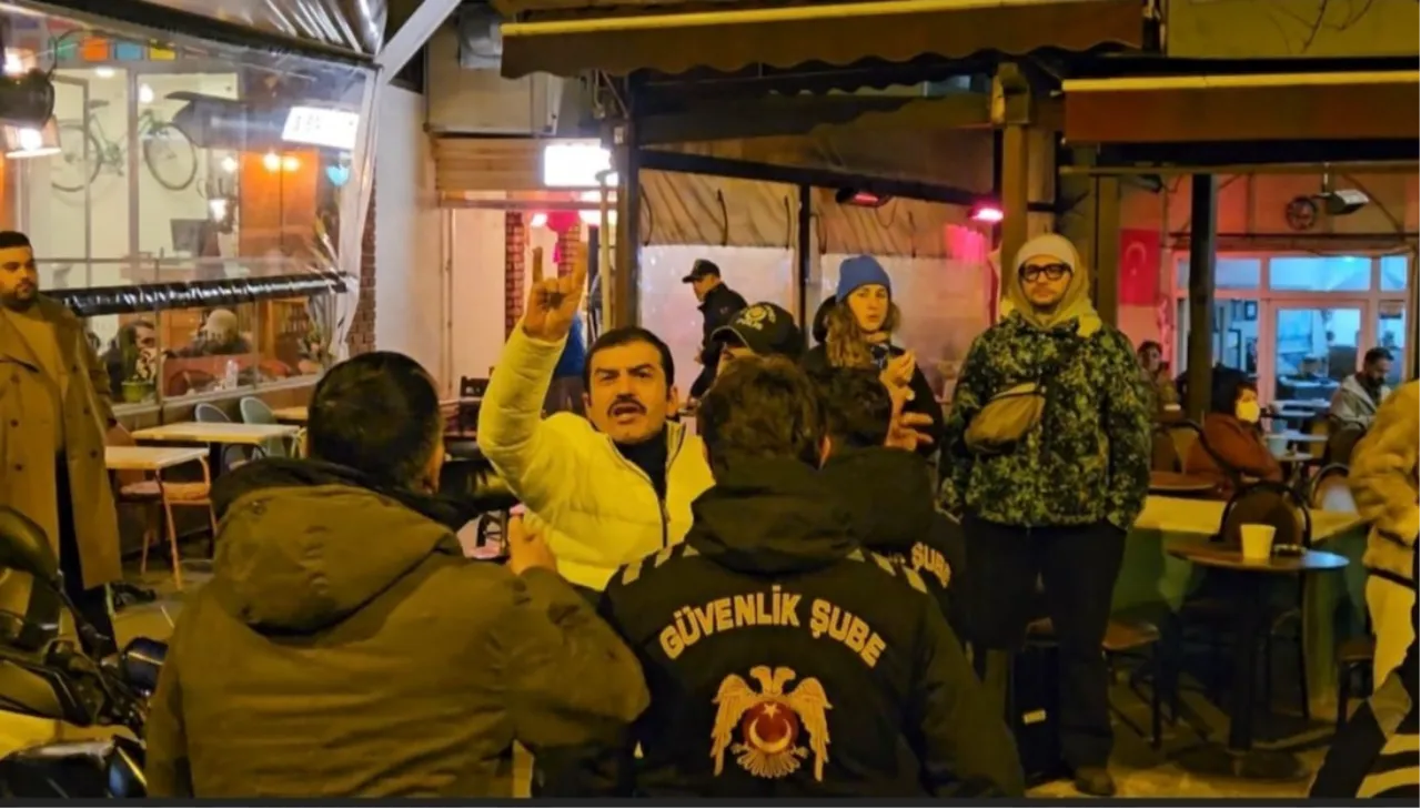 Oyuncu Ufuk Bayraktar 8 Mart yürüyüşünde olay çıkardı