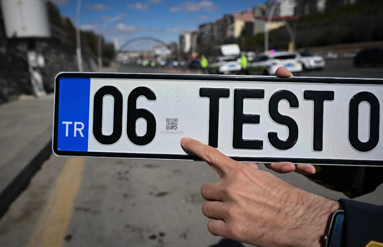 Plakada karekod mecburi mi, APP plaka muayeneden geçer mi? İşte yeni düzenleme detayları