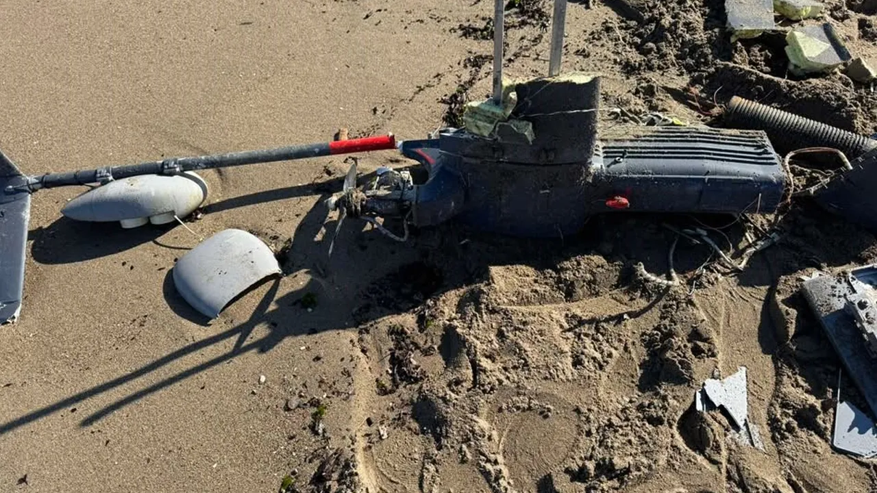 Sakarya'da halk plajında 'İHA' alarmı! 400 metrelik alan boşaltıldı