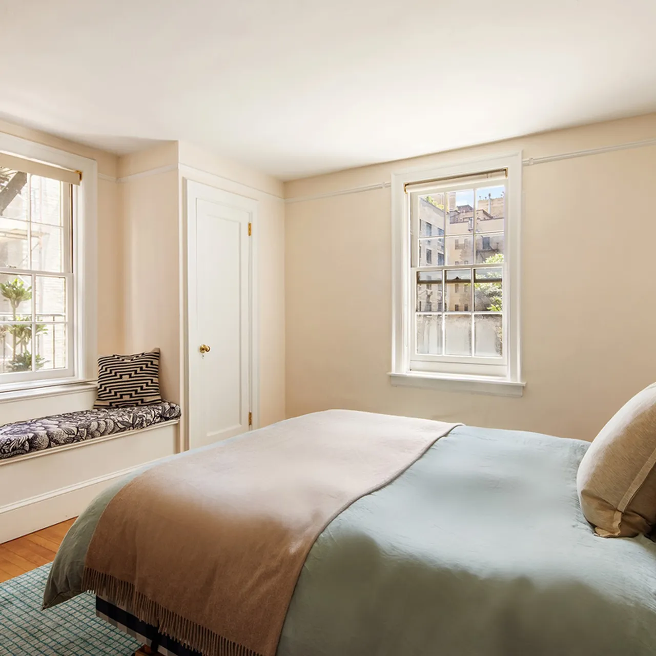 Ünlü oyuncu dairesini 70 milyona sattı! İçinde tek yatak odası ve banyosu var