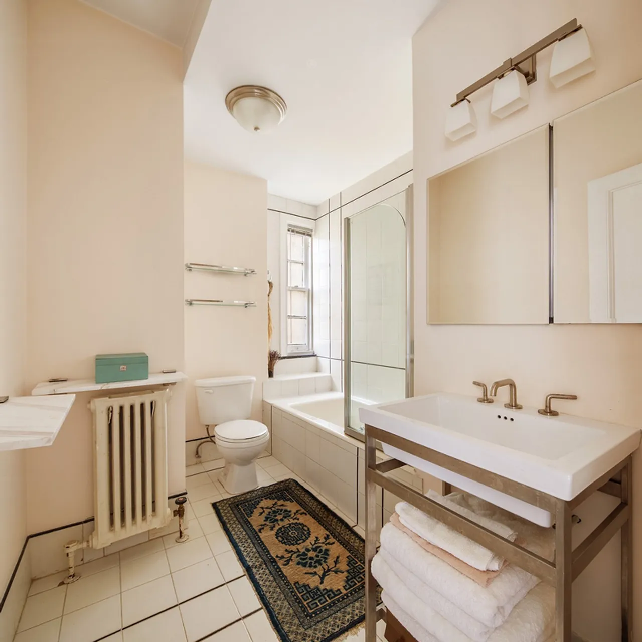 Ünlü oyuncu dairesini 70 milyona sattı! İçinde tek yatak odası ve banyosu var