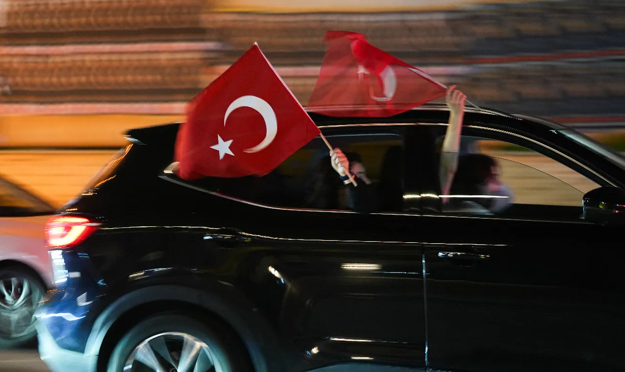 24 yılın ardından tarihi zafer! Türkiye sokaklara döküldü