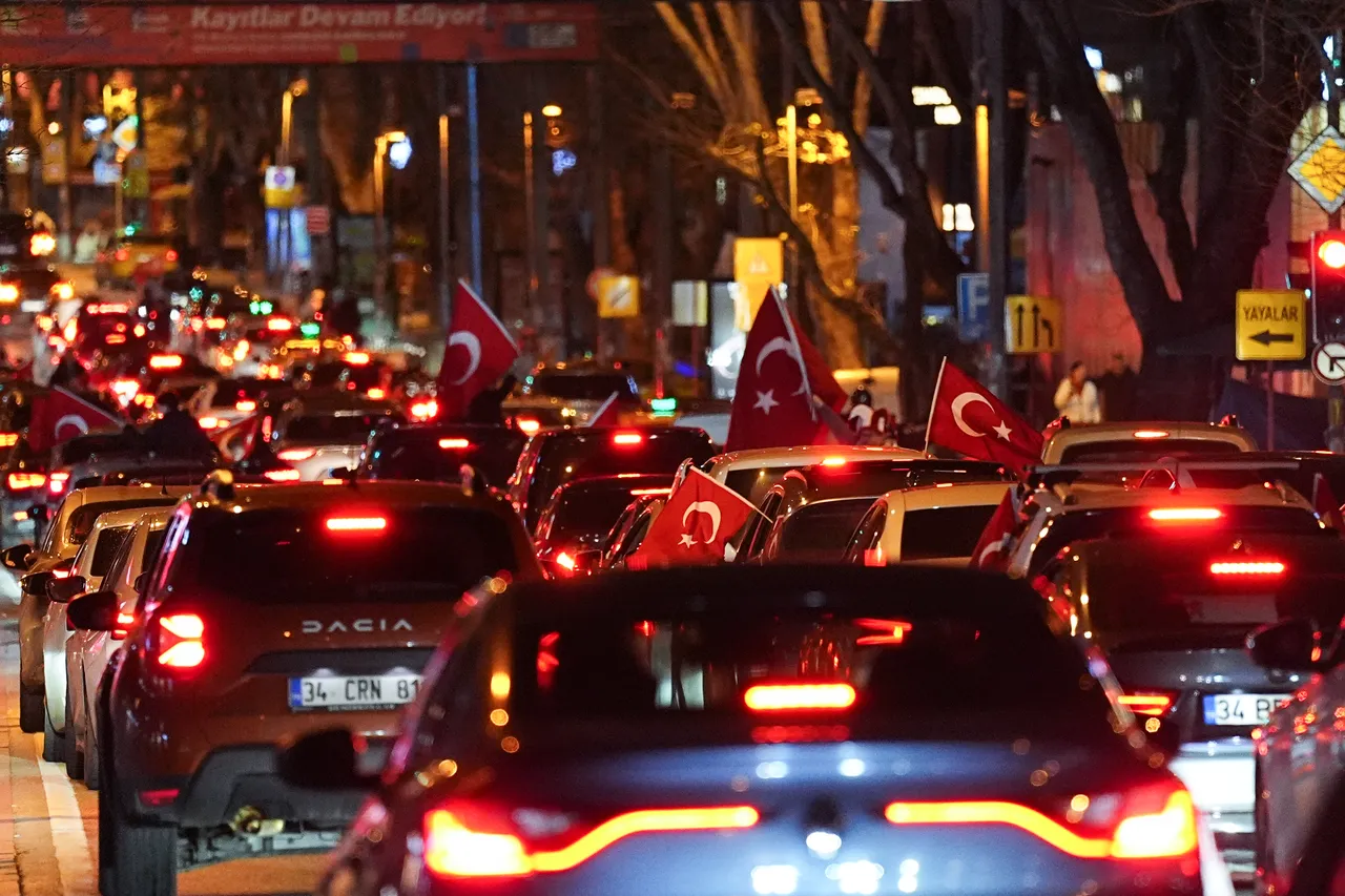 24 yılın ardından tarihi zafer! Türkiye sokaklara döküldü