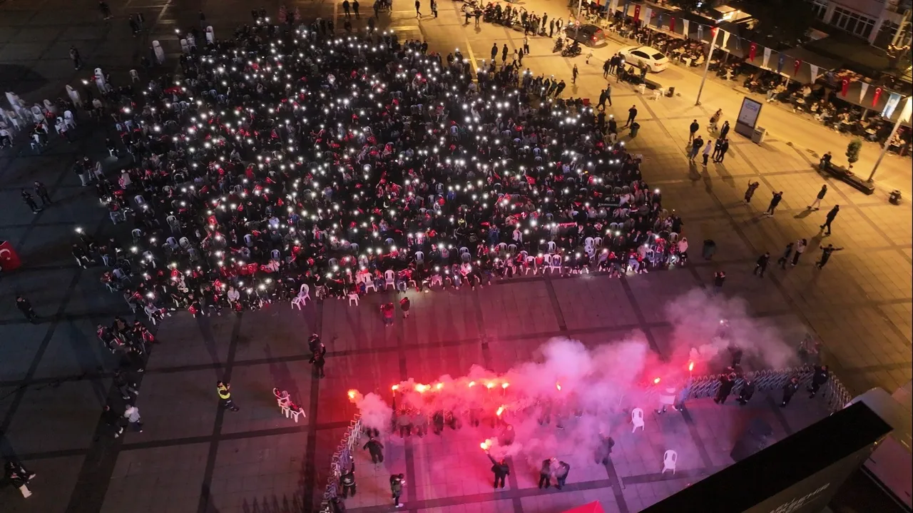 24 yılın ardından tarihi zafer! Türkiye sokaklara döküldü