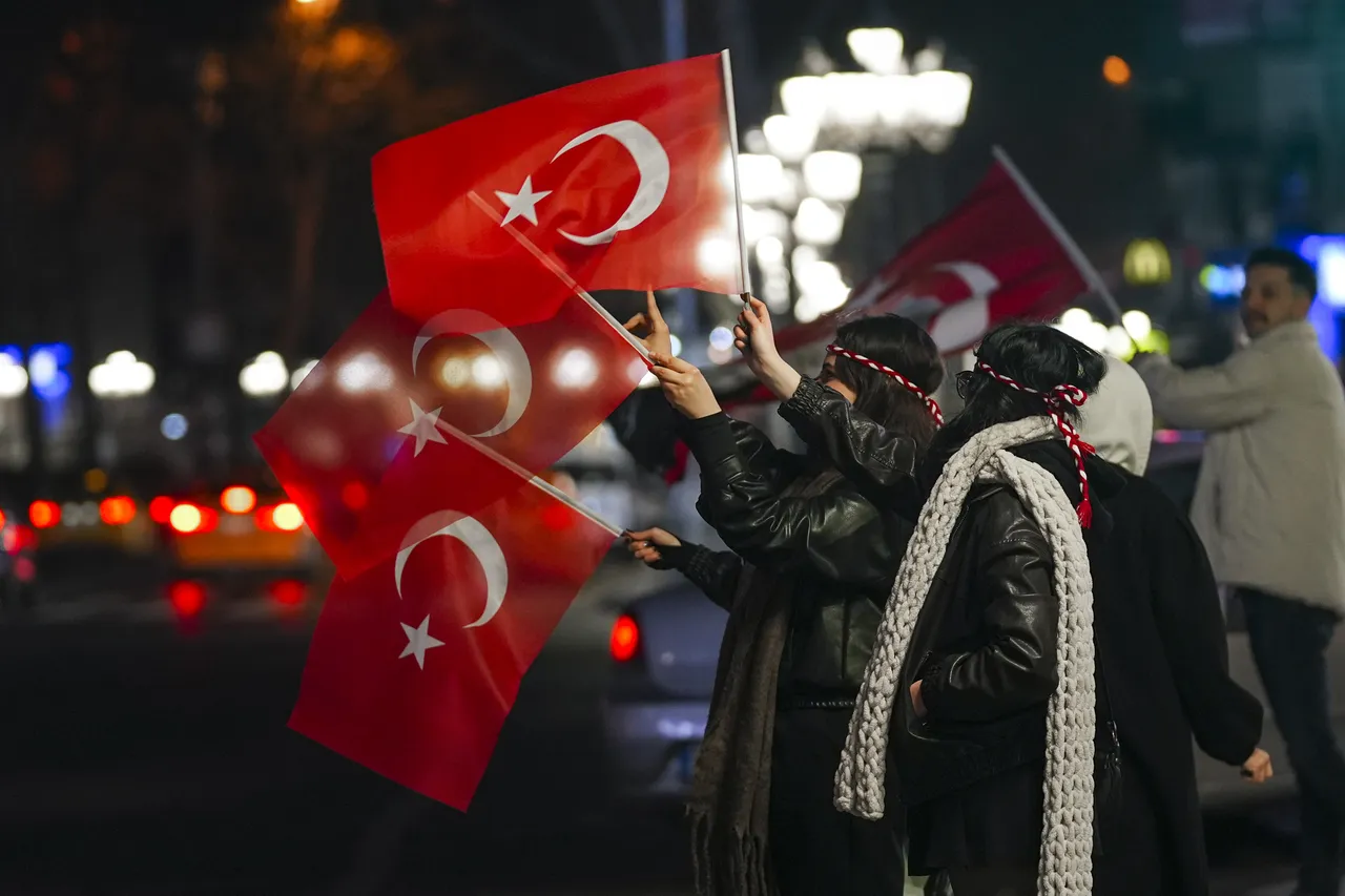 24 yılın ardından tarihi zafer! Türkiye sokaklara döküldü