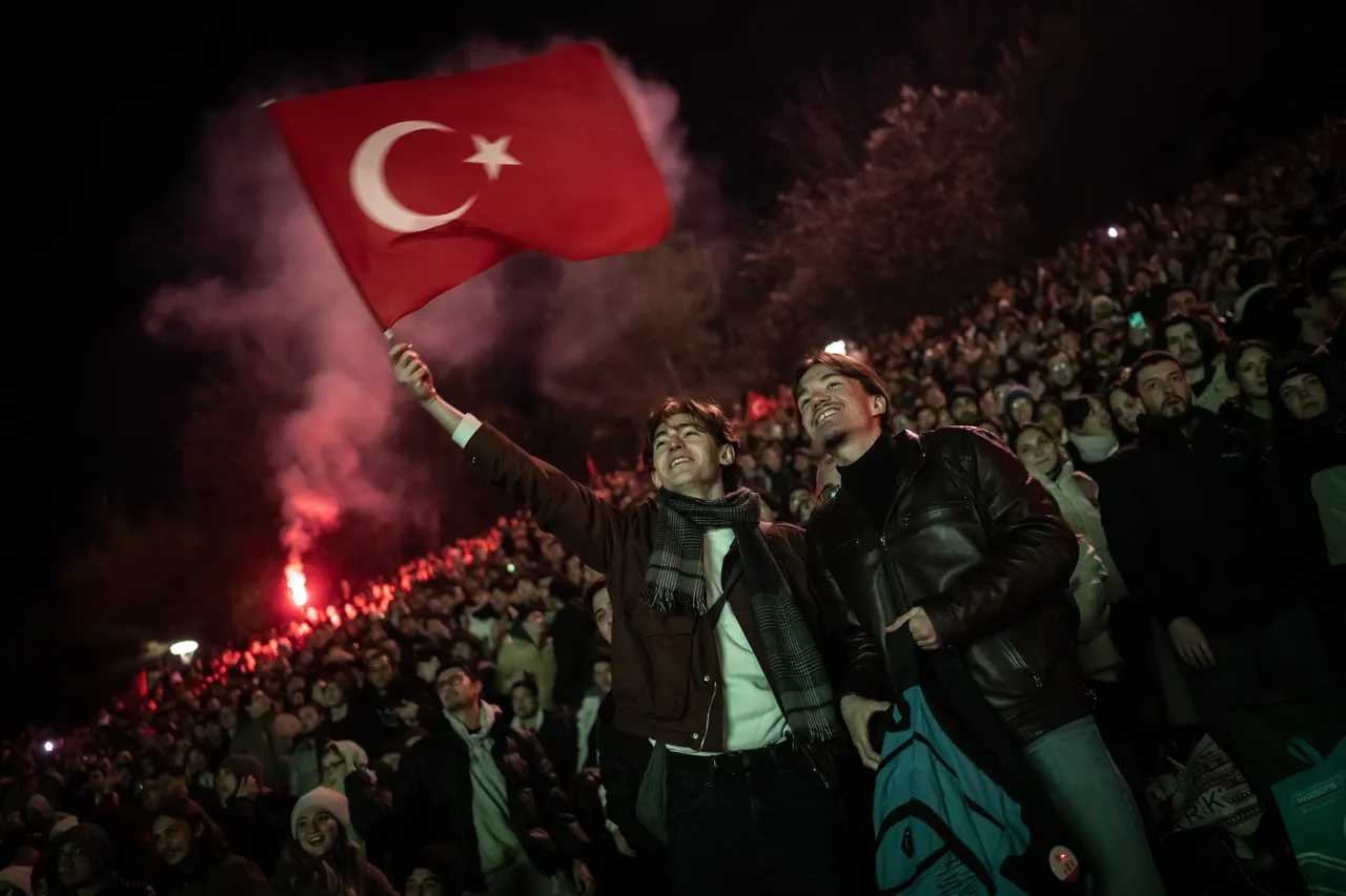 24 yılın ardından tarihi zafer! Türkiye sokaklara döküldü