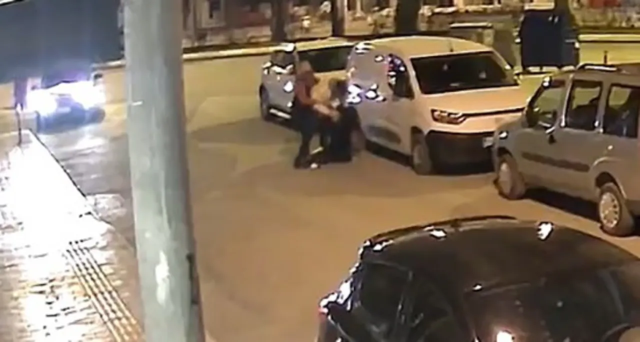 Bafra'da kendisini darbeden şahsa kurşun yağdırdı! O anlar kamerada