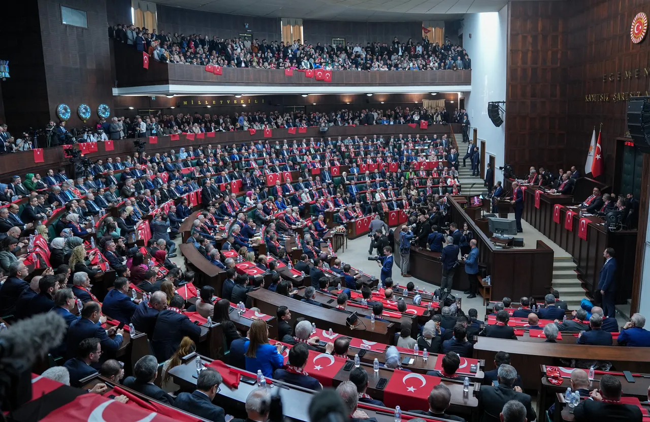 Erdoğan, isim vermeden Özel'e yüklendi: Yüzü dahi kızarmıyor