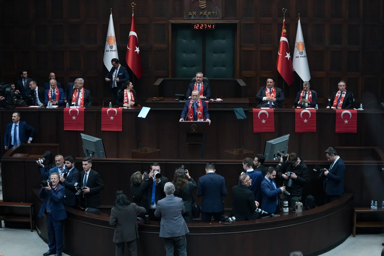 Erdoğan, isim vermeden Özel'e yüklendi: Yüzü dahi kızarmıyor