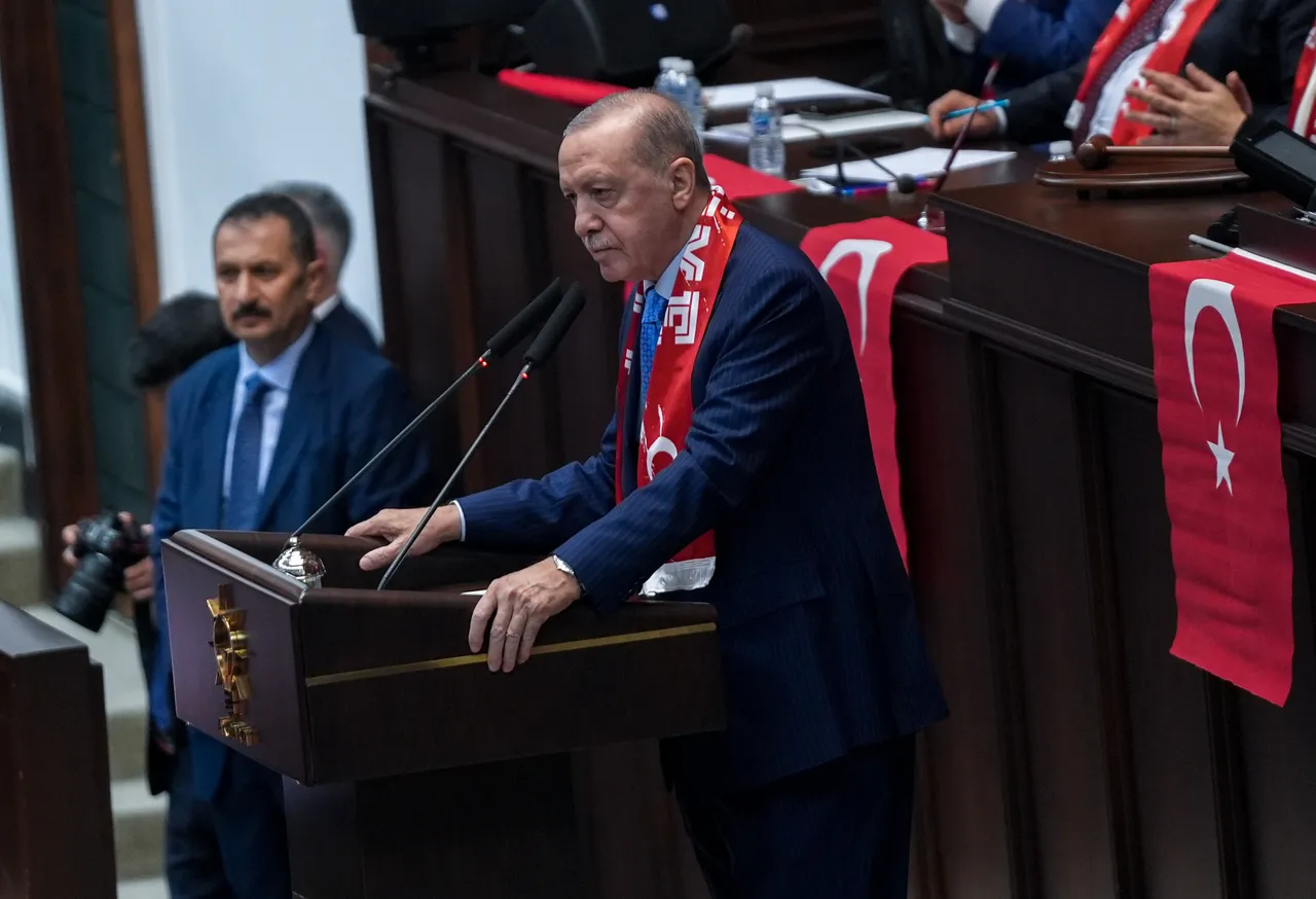 Erdoğan, isim vermeden Özel'e yüklendi: Yüzü dahi kızarmıyor