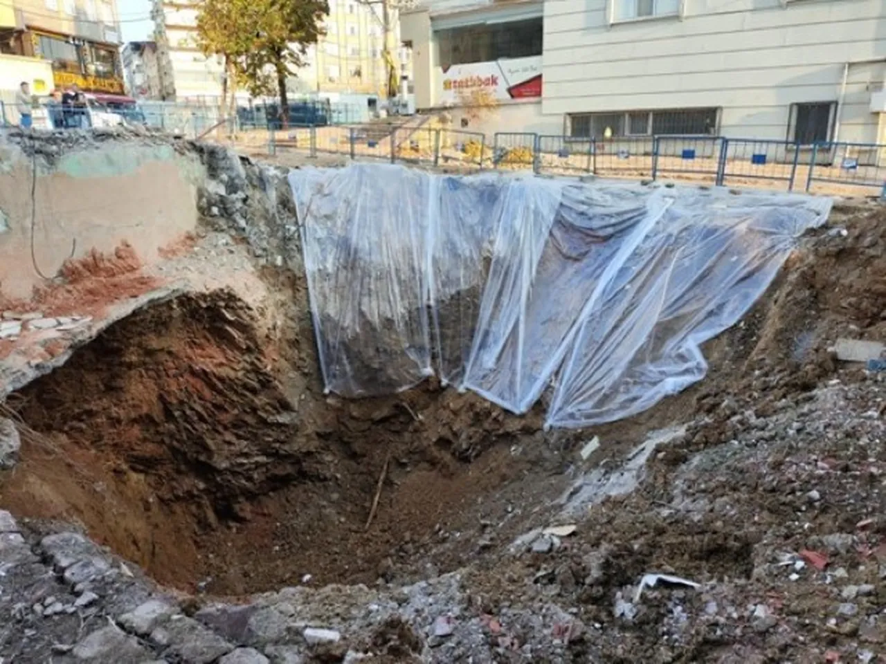 Gebze'de bir aileye mezar olan apartmanda yeni rapor! 'Nedeni metro' dendi, gerçek başka çıktı