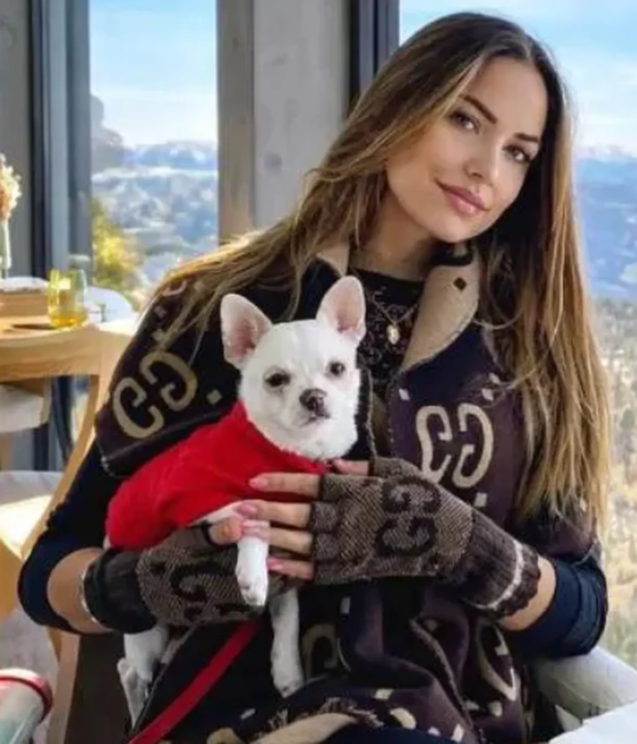 İtalyada tüyler ürperten olay! Öldürülen modelin mezarını açıp kafasını çaldılar